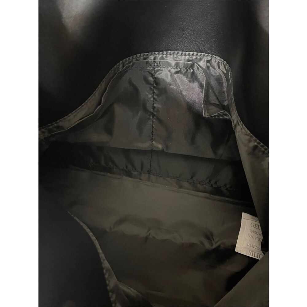 Victoria’s Secret black faux leather hobo bow bag NWT - Picture 3 of 4
